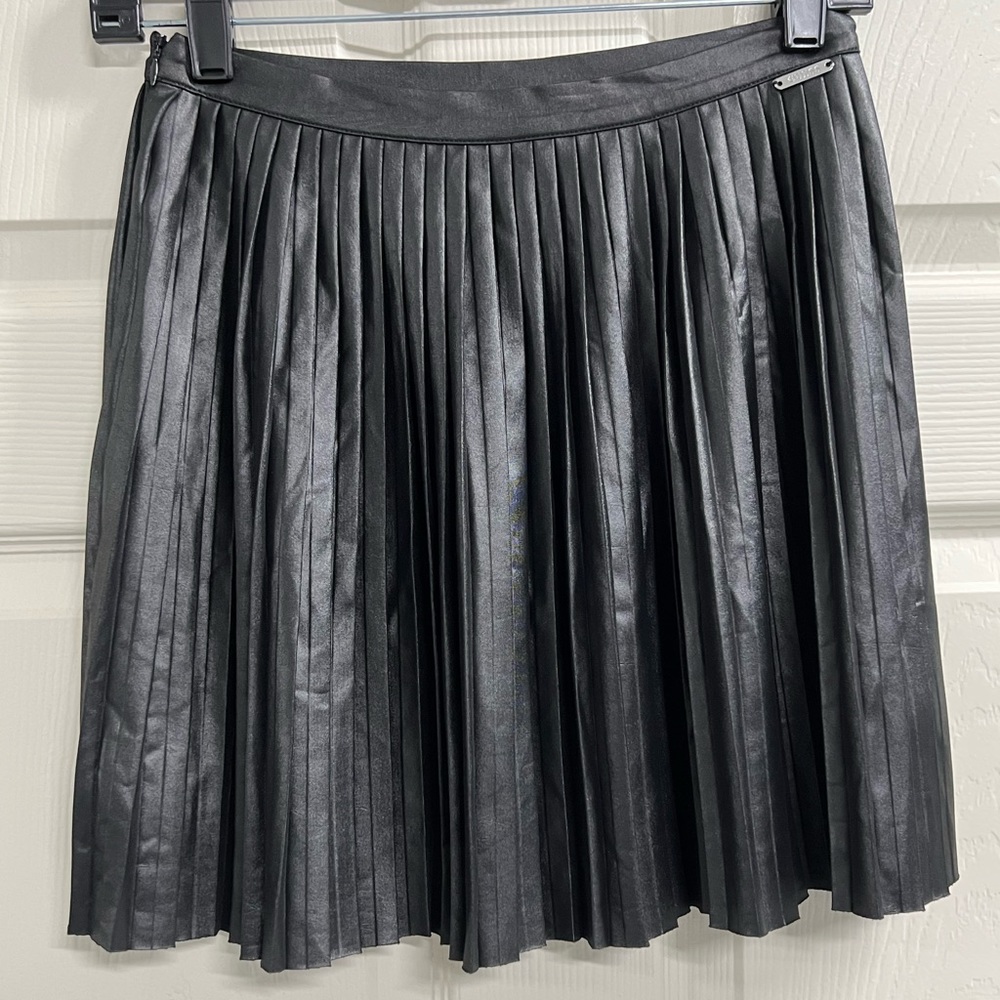 Guess Girls Black Pleated Skirt - Size 8 - VGUC